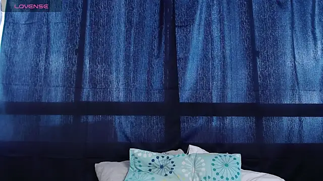 Snapshot of MiaStor chatting on 11-10-25, 08:52 MiaStor online show from 11-10-25, 08:52