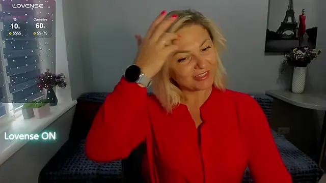 Snapshot of sweet___margaret chatting on 10-13-25, 12:05 sweet margaret online show from 10-13-25, 12:05