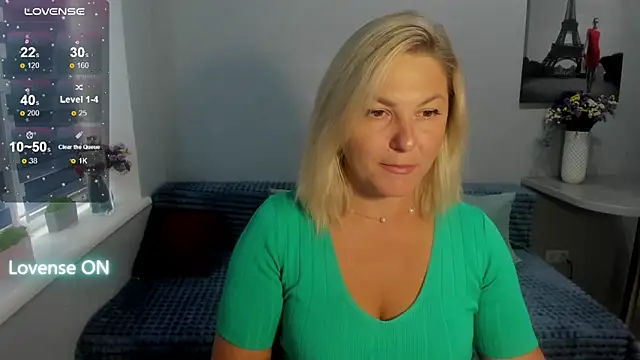 Snapshot of sweet___margaret chatting on 10-14-25, 12:50 sweet margaret online show from 10-14-25, 12:50