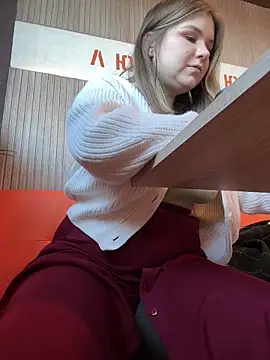 Snapshot of PumaShyXD chatting on 10-17-25, 11:02 PumaShyXD online show from 10-17-25, 11:02