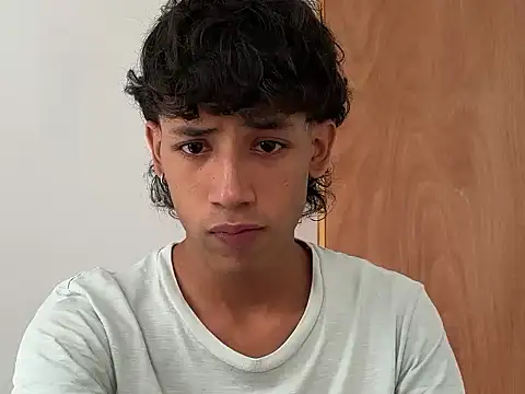 Ostin18hot online show from 02-24-26, 07:23