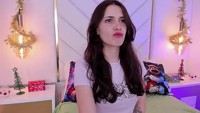 Flor delunaa online show from 01-05-25, 12:31