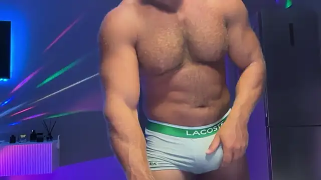 Snapshot of KarlosRichi chatting on 10-12-25, 04:28 KarlosRichi online show from 10-12-25, 04:28