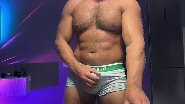 Snapshot of KarlosRichi chatting on 10-13-25, 03:34 KarlosRichi online show from 10-13-25, 03:34