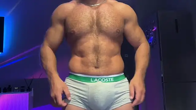 Snapshot of KarlosRichi chatting on 11-12-25, 03:40 KarlosRichi online show from 11-12-25, 03:40