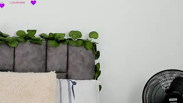 VeronicaTonu online show from 12-16-24, 06:27
