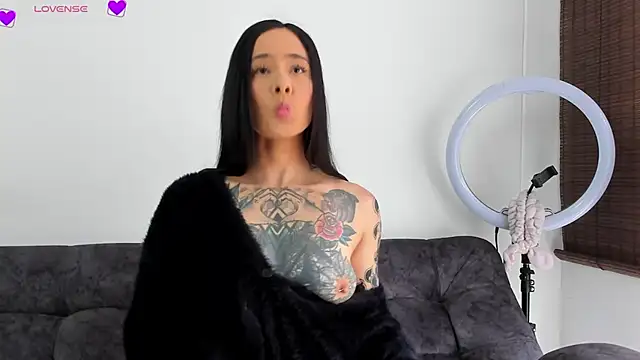 VeronicaTonu online show from 10-15-25, 02:28