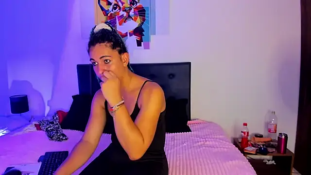 Snapshot of brenda_sofia2 chatting on 10-28-25, 05:15 brenda sofia2 online show from 10-28-25, 05:15