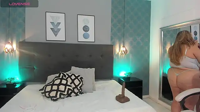 Snapshot of AmbarRoberts_ chatting on 12-27-24, 04:32 AmbarRoberts online show from 12-27-24, 04:32