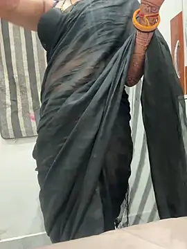 Snapshot of AASHI66 chatting on 10-18-25, 07:03 AASHI66 online show from 10-18-25, 07:03