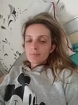 Snapshot of SophyGirl chatting on 09-30-25, 11:48 SophyGirl online show from 09-30-25, 11:48