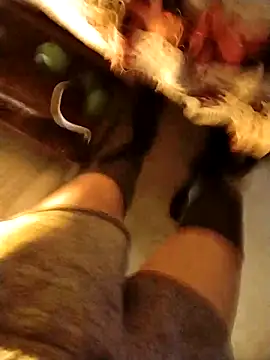 Snapshot of michele462 chatting on 10-08-25, 08:12 michele462 online show from 10-08-25, 08:12