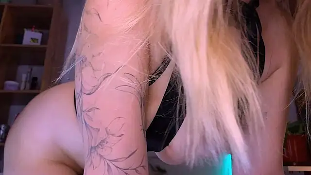 Amelia naughtyGirl online show from 12-18-24, 11:51