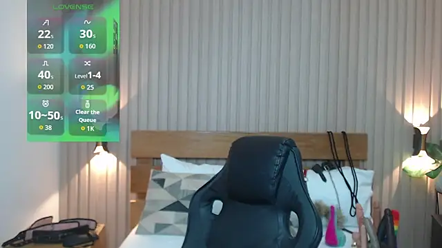 luciana ballesteros  online show from 11-29-25, 12:30