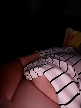 Snapshot of poussychats chatting on 12-18-24, 08:57 poussychats online show from 12-18-24, 08:57