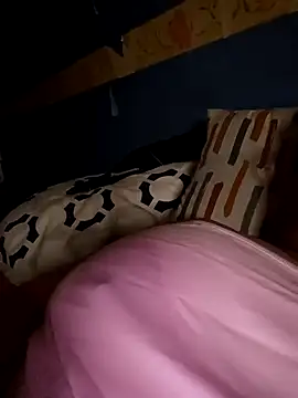 Snapshot of poussychats chatting on 01-08-25, 10:37 poussychats online show from 01-08-25, 10:37