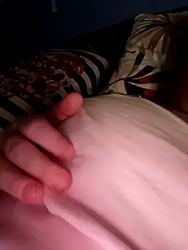 Snapshot of poussychats chatting on 01-14-25, 08:04 poussychats online show from 01-14-25, 08:04