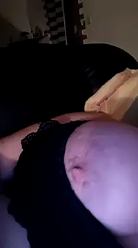 Snapshot of poussychats chatting on 03-05-25, 07:17 poussychats online show from 03-05-25, 07:17