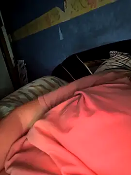 Snapshot of poussychats chatting on 09-26-25, 09:08 poussychats online show from 09-26-25, 09:08