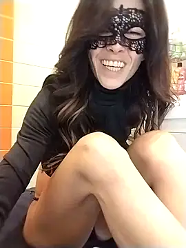 EmySkinny85 online show from 12-31-24, 04:25