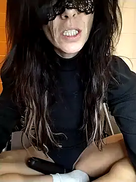 EmySkinny85 online show from 02-04-25, 04:18