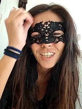 EmySkinny85 online show from 11-18-25, 03:16