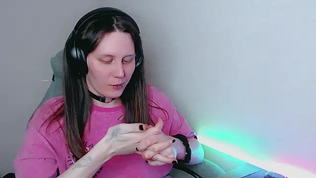 tracy cooper online show from 01-11-25, 03:02