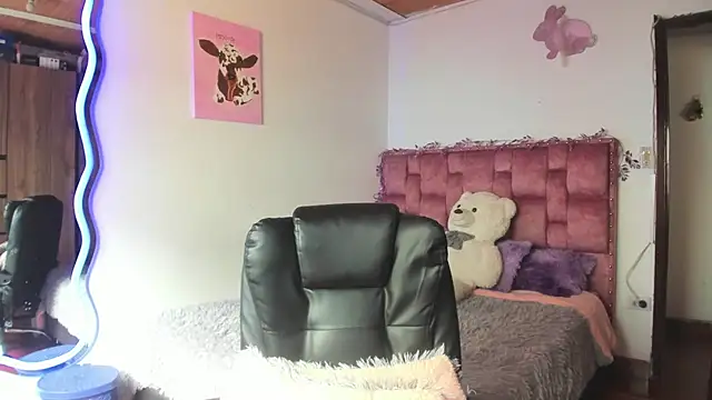 ladyrd1 online show from 01-11-26, 07:52