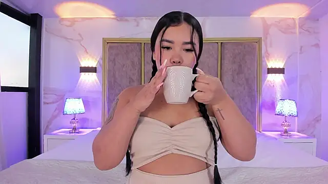 MarianaGarciaa   online show from 09-16-25, 11:44