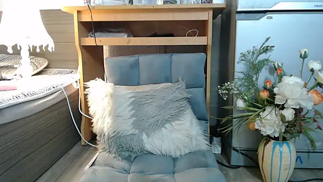 Snapshot of yang_hiii chatting on 03-14-25, 11:01 yang hiii online show from 03-14-25, 11:01