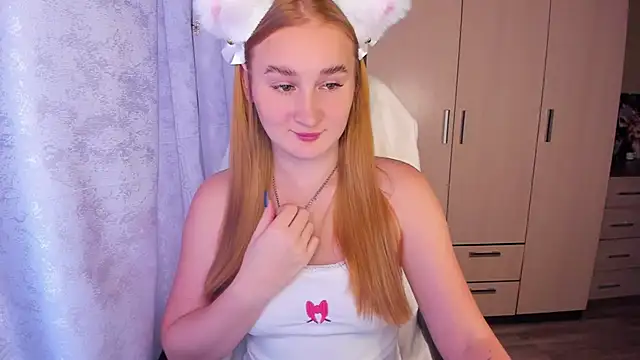 Snapshot of KeiraNight chatting on 12-22-24, 08:16 KeiraNight online show from 12-22-24, 08:16