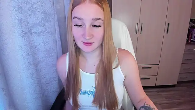 Snapshot of KeiraNight chatting on 12-28-24, 07:44 KeiraNight online show from 12-28-24, 07:44