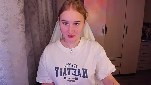 Snapshot of KeiraNight chatting on 02-23-25, 02:04 KeiraNight online show from 02-23-25, 02:04