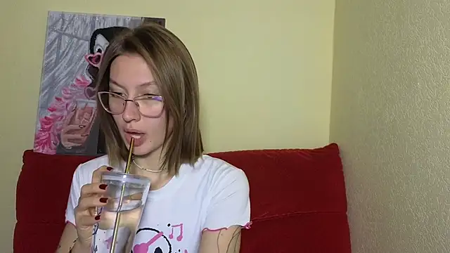 Snapshot of MalvinaBlum chatting on 12-18-24, 01:15 MalvinaBlum online show from 12-18-24, 01:15