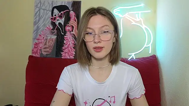 Snapshot of MalvinaBlum chatting on 03-22-25, 05:39 MalvinaBlum online show from 03-22-25, 05:39