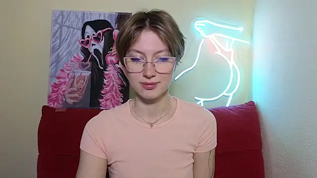 Snapshot of MalvinaBlum chatting on 10-19-25, 01:50 MalvinaBlum online show from 10-19-25, 01:50