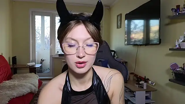 Snapshot of MalvinaBlum chatting on 10-25-25, 01:46 MalvinaBlum online show from 10-25-25, 01:46