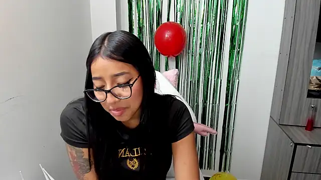 isa bellaa0 online show from 12-25-24, 08:18