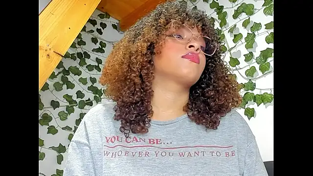 Snapshot of Ada_gales_ chatting on 03-22-25, 02:59 Ada gales online show from 03-22-25, 02:59