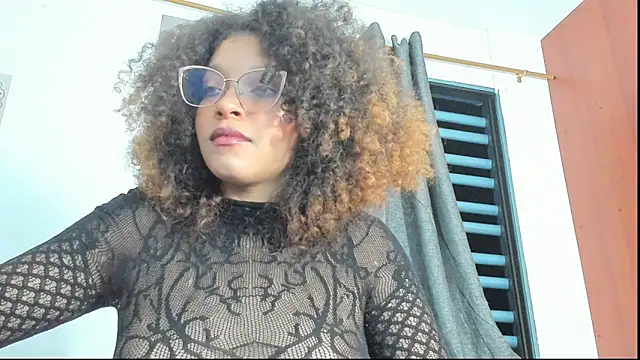 Snapshot of Ada_gales_ chatting on 11-07-25, 04:34 Ada gales online show from 11-07-25, 04:34