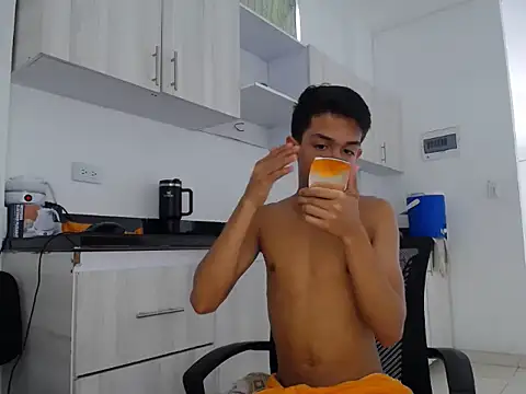 adams pervert love online show from 02-25-25, 08:19