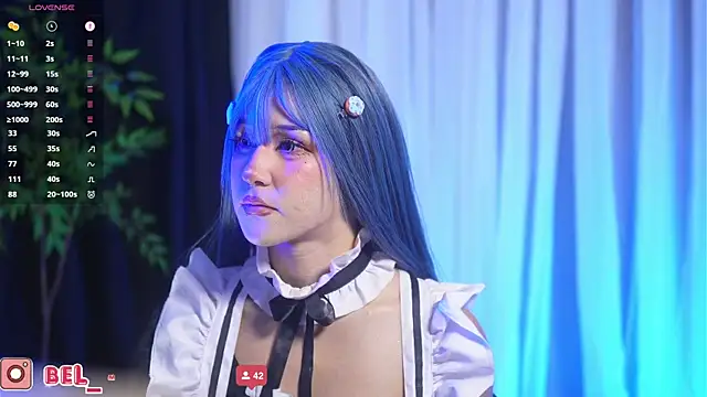 Snapshot of Bella-Franco chatting on 11-21-25, 07:23 Bella-Franco online show from 11-21-25, 07:23