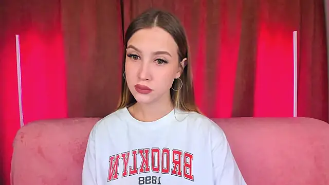 Snapshot of VitalinaBlue chatting on 11-16-25, 01:22 VitalinaBlue online show from 11-16-25, 01:22