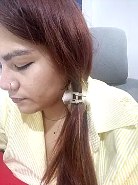 Snapshot of ZUCAAT chatting on 12-05-25, 04:32 ZUCAAT online show from 12-05-25, 04:32