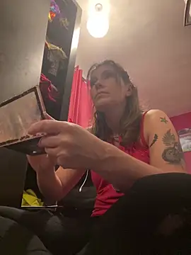 Lwhite1 online show from 11-13-25, 04:39