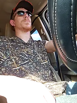 Snapshot of REDHAMMER_ chatting on 10-01-25, 08:15 REDHAMMER online show from 10-01-25, 08:15