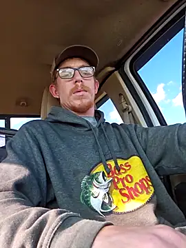 Snapshot of REDHAMMER_ chatting on 10-30-25, 08:20 REDHAMMER online show from 10-30-25, 08:20