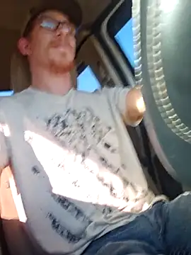 Snapshot of REDHAMMER_ chatting on 11-05-25, 09:15 REDHAMMER online show from 11-05-25, 09:15