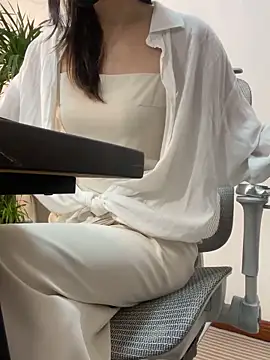 Snapshot of Annabody chatting on 12-19-25, 08:27 Annabody online show from 12-19-25, 08:27