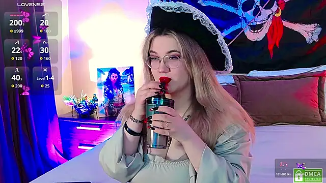 Nancy Mooree online show from 10-31-25, 01:12